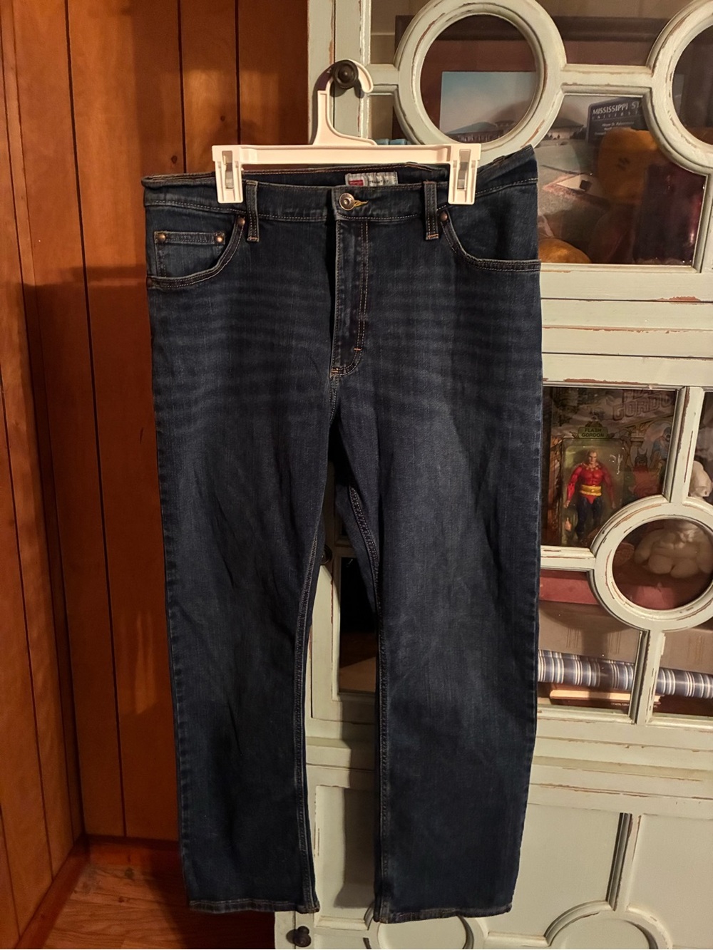 Dark Blue Wrangler Men’s Straight Leg Jeans Size 34 30 B18